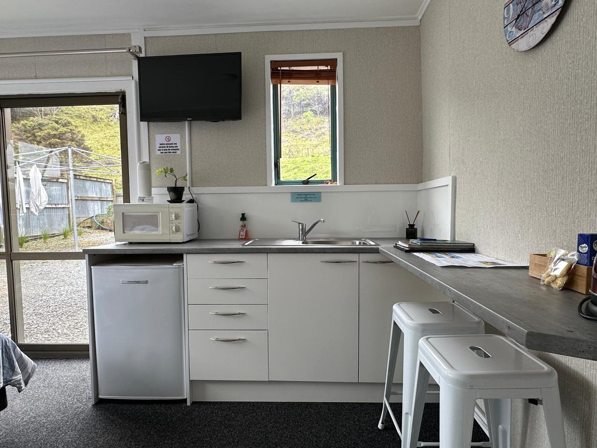 Kiwi Cabins Tapu Bagian luar foto